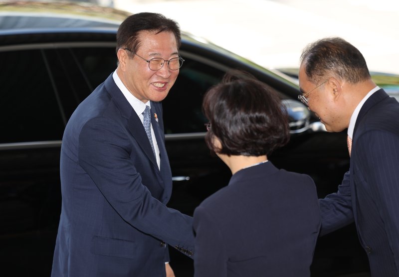 朴법무 "근거없는 검찰 악마화, 사법기관 신뢰 저하 초래"