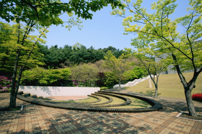 [수원=뉴시스] 수원박물관 야외무대 전경. (사진=수원시 제공) 2023.10.17. photo@newsis.com *재판매 및 DB 금지