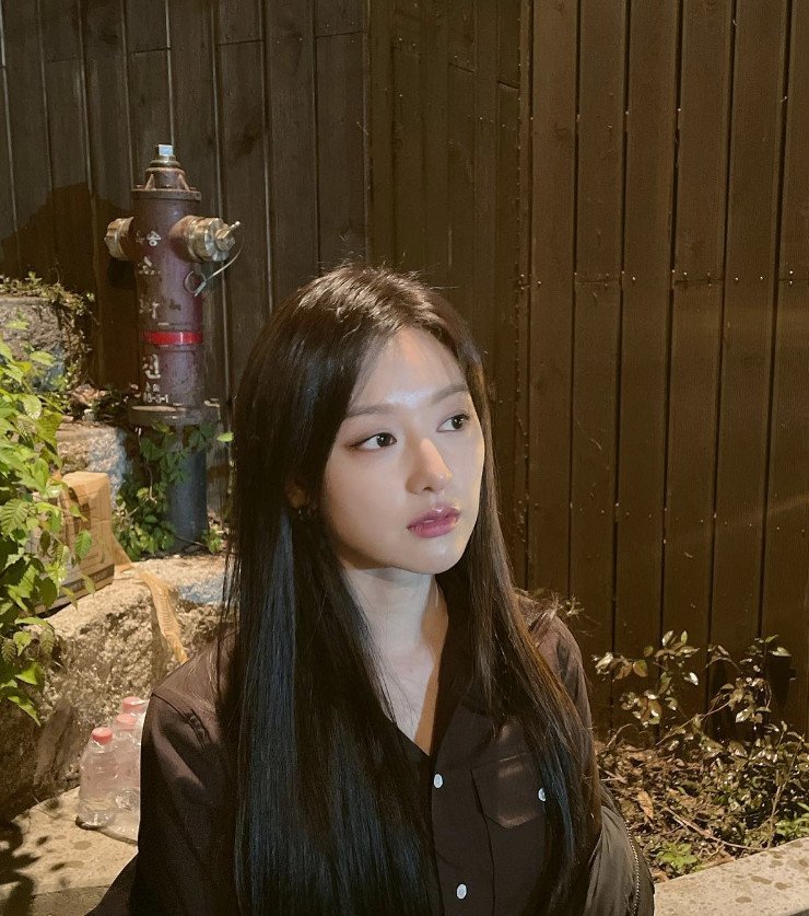 '눈물의 여왕' 김지원, 눈부신 웨딩드레스 자태…"사랑해 주셔서 감사"