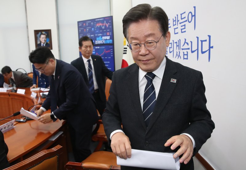 이재명, 영수회담 비선 논란에 "비서실장이 용산과 협의한게 전부"