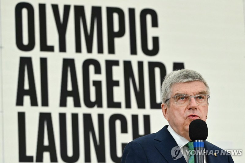 지난 4월 IOC AI 어젠다를 발표하는 토마스 바흐 IOC 위원장 IOC President, Thomas Bach delivers the closing speech during the Olympic AI Agenda event at Lee Valley VeloPark in east London on April 19, 2024. The Olympic AI Agenda is the third in a trilogy of strategy documents launched under Thomas Bach?s presidency, and 