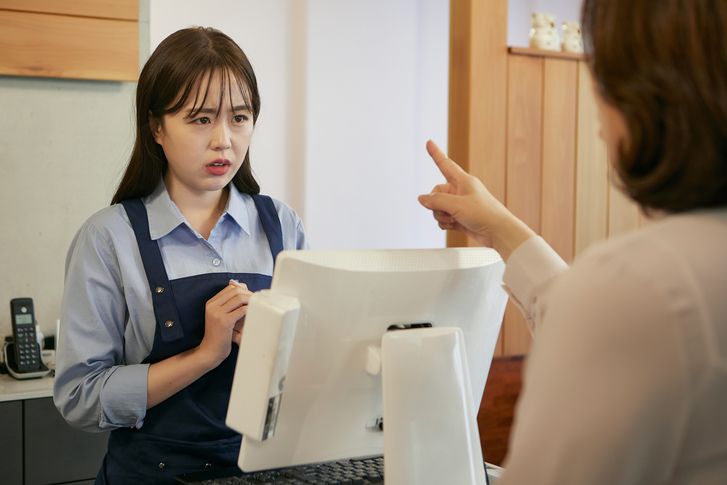 카페에 아이 두고 나간 母.."화장실에 왜 애 혼자 보내!" 알바생에 버럭 [어떻게 생각하세요]