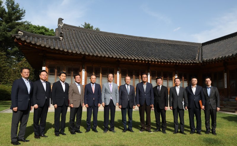 고위 당정대, 총선 후 첫 회동..."심기일전해 민생에 박차"