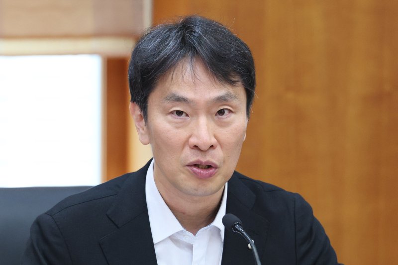 이복현 "PF 연착륙 성과 나도록 철저히 관리할 것"