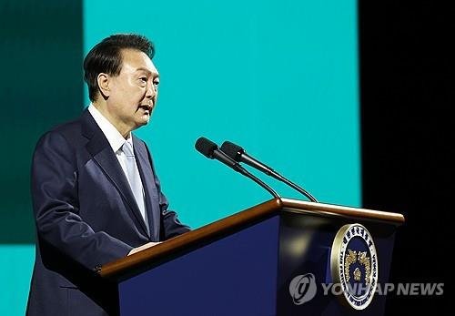 윤석열 대통령이 17일 대전 서구 정부대전청사에서 열린 국가유산청 출범식에서 축사를 하고 있다. 국가유산청은 문화재청의 새 이름이다. 사진=연합뉴스