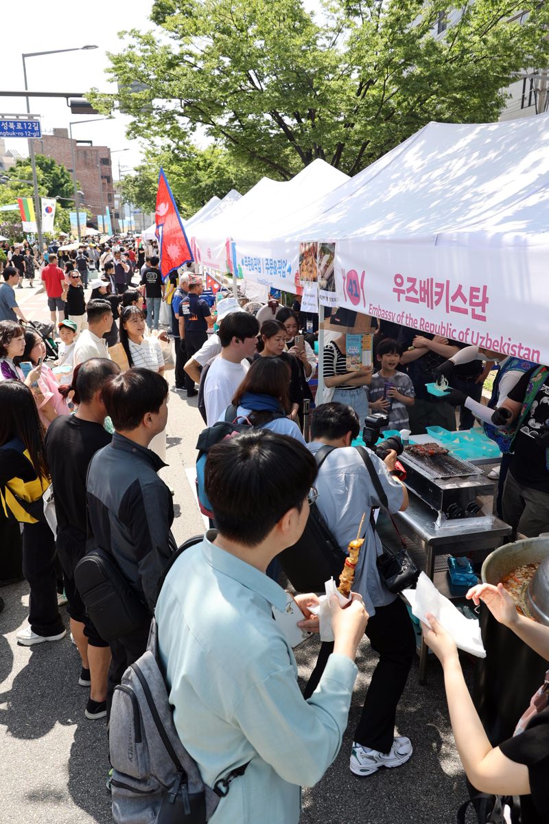 대사관 셰프의 요리 맛볼까...16회 성북세계음식축제 누리마실[fn영상]