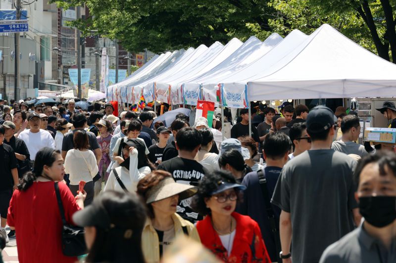 대사관 셰프의 요리 맛볼까...16회 성북세계음식축제 누리마실[fn영상]