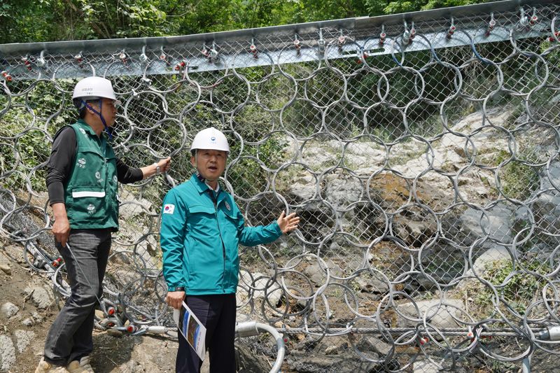 남성현 산림청장, 경남 거창군 산사태 복구 현장 점검