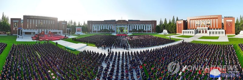 북한 김정은, 완공된 당 중앙간부학교 방문 북한 김정은, 완공된 당 중앙간부학교 방문 (평양 조선중앙통신=연합뉴스) 조선중앙통신은 김정은 북한 국무위원장이 지난 21일 금수산지구 노동당 중앙간부학교 준공식에 참석해 기념 연설을 했다고 22일 보도했다.2024.5.22 [국내에서만 사용가능. 재배포 금지. For Use Only in the Republic of Korea. No Redistribution] nkphoto@yna.co.kr (끝)