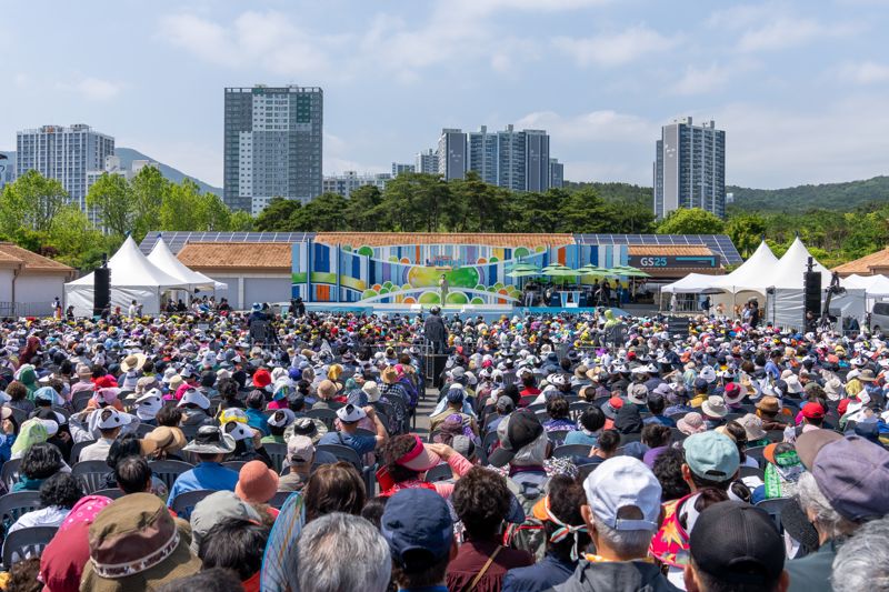 부산시민공원서 ‘전국노래자랑 부산진구편’ 성료