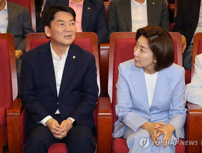 '국힘 4강' 한자리 두고...안철수 "자폭토론" vs 나경원 "뻐꾸기짓" 격돌
