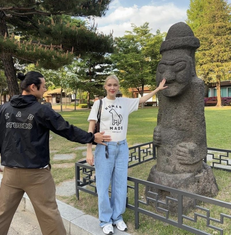 빈지노♥미초바, 결혼 2년 만에 부모 된다…볼록 나온 D라인