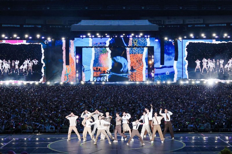 [요코하마=뉴시스] 세븐틴 닛산 스타디움 콘서트 현장. (사진 = 하이브 재팬 제공) 2024.05.26. photo@newsis.com *재판매 및 DB 금지