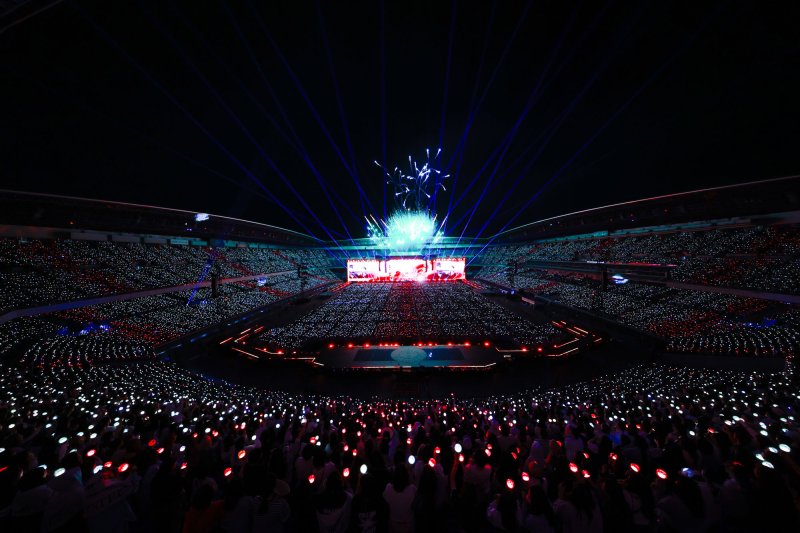 [요코하마=뉴시스] 세븐틴 닛산 스타디움 콘서트 현장. (사진 = 하이브 재팬 제공) 2024.05.26. photo@newsis.com *재판매 및 DB 금지