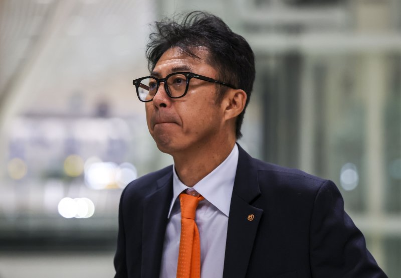 안치홍 풀고 11억 챙긴 2차 드래