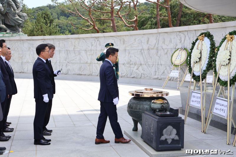 "순국선열 희생정신 본받아 방산으로 사업보국"