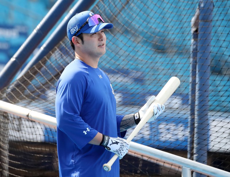 오재일과 1대 1 맞트레이드를 통해 KT에서 삼성으로 이적한 박병호가 29일 오후 대구 삼성라이온즈파크에서 몸을 풀고 있다. 2024.5.29/뉴스1 ⓒ News1 공정식 기자