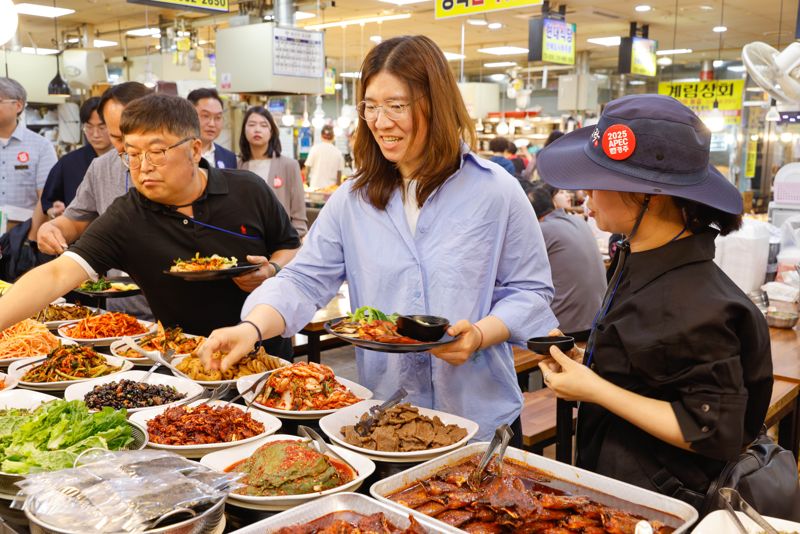 장미란 2차관, '경주 황촌' 관광 현장점검.. "6월 여행가는 달, 지역 곳곳서 즐기세요"