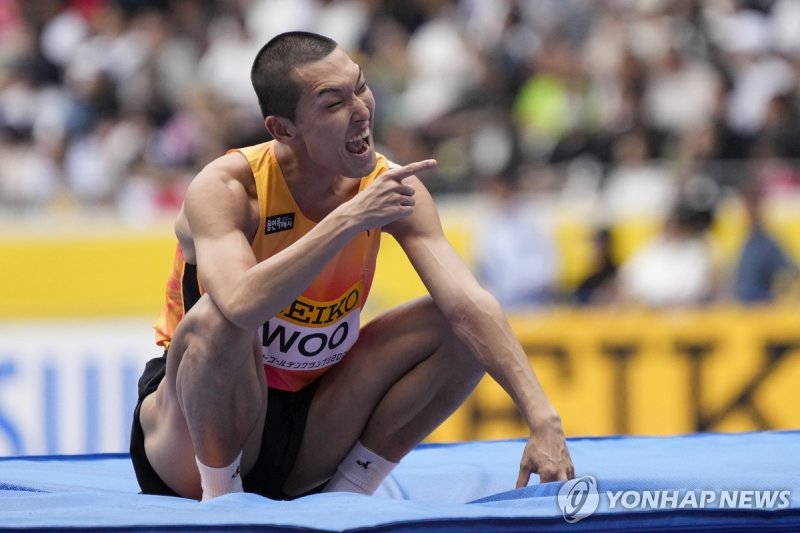 육상 남자 높이뛰기에서 금메달을 노리는 스마일 점퍼 우상혁. 사진=연합뉴스