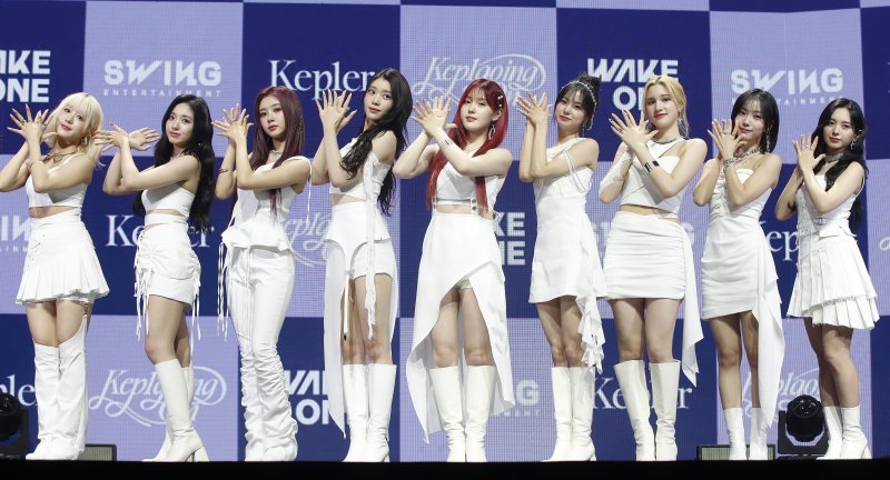 그룹 케플러(Kep1er)가 3일 오후 서울 광진구 예스24라이브홀에서 가진 정규 1집 ‘켑원고잉 온(Kep1going On)’ 발매 기념 쇼케이스에서 포즈를 취하고 있다. 2024.6.3/뉴스1 ⓒ News1 권현진 기자