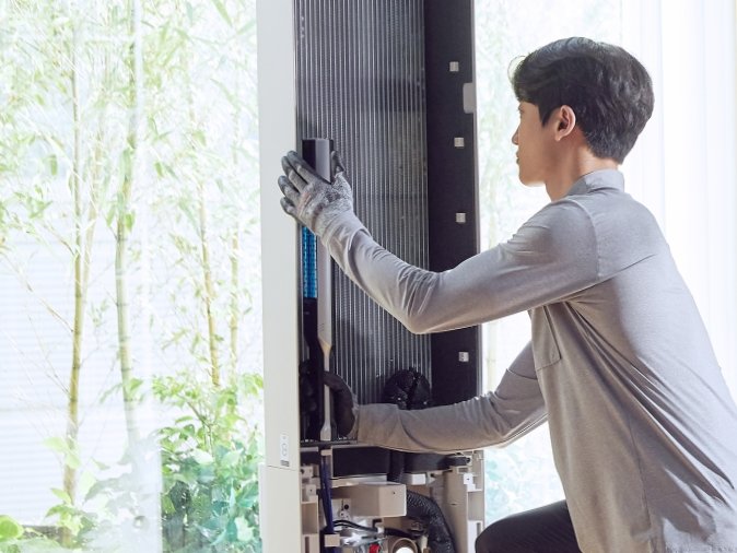 [서울=뉴시스]LG전자 가전 케어 및 서비스 전문가들이 에어컨 등 구독으로 사용 중인 제품에 대한 AS를 구독 기간 내내 무상으로 제공한다. (사진 = 업체 제공) 2024.06.03. photo@newsis.com *재판매 및 DB 금지