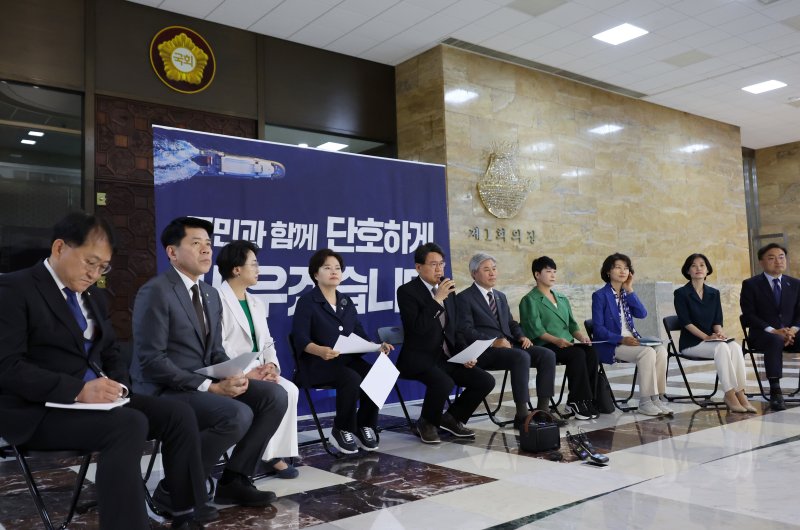 [단독] "사무실 배정 부당" 조국혁신당, 개혁신당 몫 공간 대신 쓴다