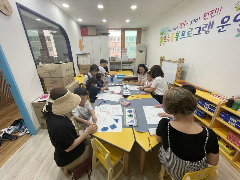 광주광역시가 올 하반기 예비 학부모, 한부모, 맞벌이 부모 2400여명을 대상으로 5개 분야, 39개 교육과정, 217회 '부모교육'을 실시한다. 광주광역시 제공