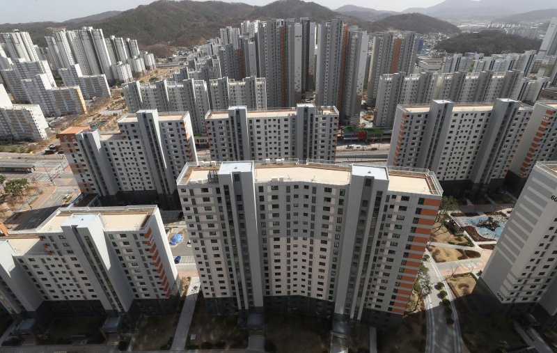 [세종=뉴시스] 정부세종청사를 중심으로 아파트들이 빼곡히 들어서 있다. (사진=뉴시스 DB). photo@newsis.com