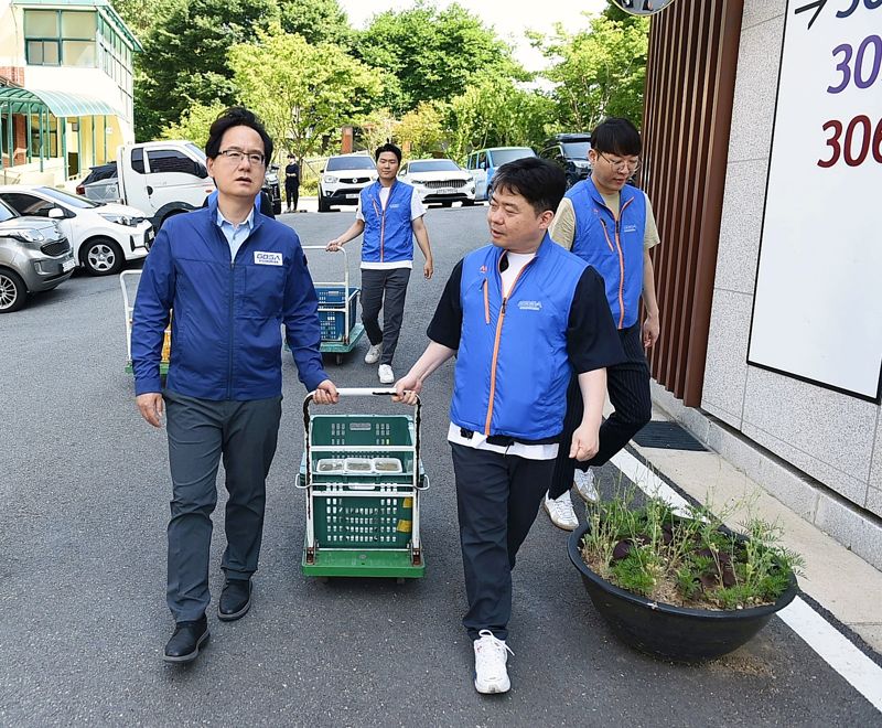 경기도경제과학진흥원, 독거노인·취약계층에 '도시락 배달 봉사'