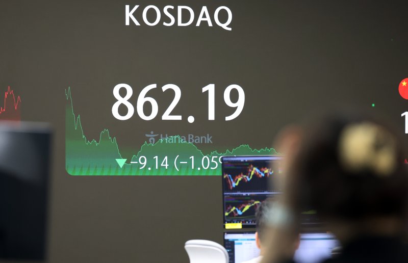 서울 중구 하나은행 딜링룸 전광판./뉴스1 ⓒ News1