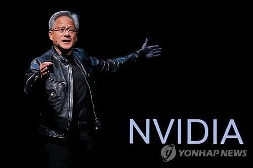 '컴퓨텍스 2024'에서 연설하는 젠슨 황 엔비디아 CEO [로이터=연합뉴스]