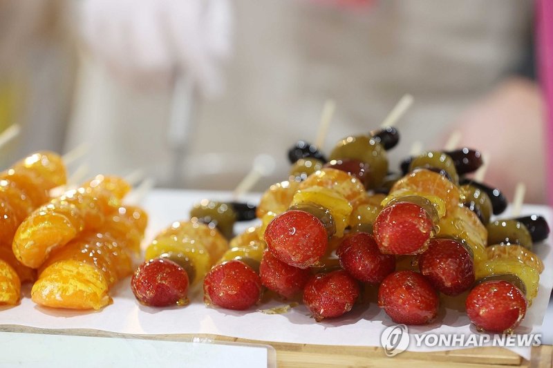 '마라탕후루' 챌린지 열풍에도…탕후루가게 하루에 2곳씩 폐업