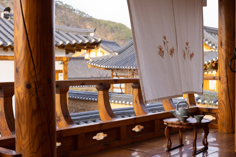 훈장댁 대청마루에서 바라본 한 바이 소노의 풍경.(소노인터내셔널 제공)