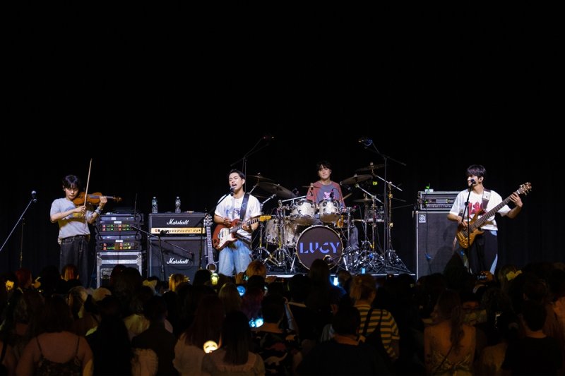 루시, 첫 월드투어 '북미 공연' 성료…"온몸 부서져도 좋아"