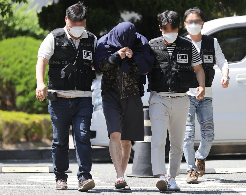 태국 파타야에서 공범들과 한국 관광객을 납치 살해한 뒤 시신을 유기한 혐의를 받는 20대 피의자 A씨가 지난 5월 15일 오후 경남 창원 성산구 창원지방법원에서 열린 구속 전 피의자 심문에 출석하고 있다. 2024.5.15/뉴스1 ⓒ News1 윤일지 기자 /사진=뉴스1