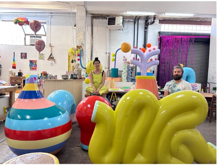 아담 프레자(Adam Frezza)와 테리 차오(Terri Chiao)로 구성된 듀오 작가 차오자. 사진=백아트 제공. *재판매 및 DB 금지