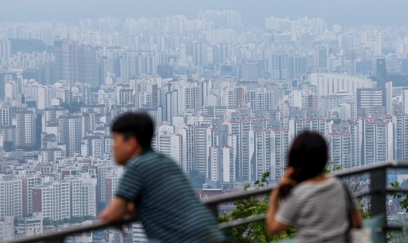 서울 중구 남산에서 바라본 아파트 단지.사진=뉴시스