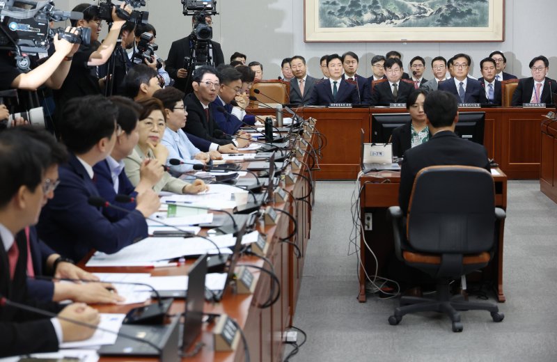 野 "그래서 특검 필요" vs 與 "공수처 밀어붙인 건 민주"…채상병 외압 의혹 공방