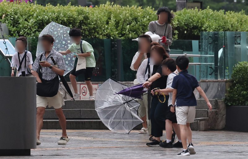 "여행 취소했는데...기상청 못 믿겠다" 누리꾼 불만 폭주, 왜?