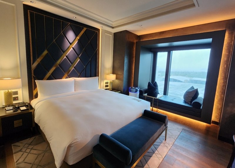 [인천=뉴시스]주동일 기자 = 인천 파라다이스시티 아트파라디소 객실. 2024.07.02 *재판매 및 DB 금지