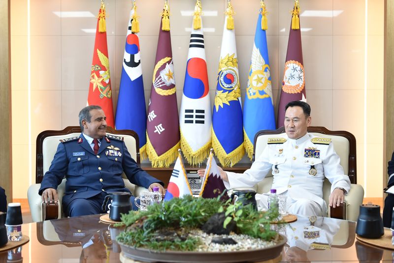 김명수 합참의장, 카타르 총참모장 접견 "군사교류협력 강화" 논의