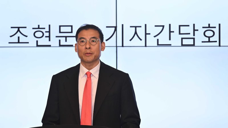 '형제의 난'으로 가족과 의절한 효성가(家) 차남 조현문 전 효성 부사장이 5일 오전 서울 강남구 코엑스몰 스파크플러스에서 부친 고(故) 조석래 효성그룹 명예회장의 유산 상속과 관련해 기자회견을 하고 있다. 이날 조 전 부사장은 상속 재산 전액을 사회에 환원하겠다고 밝혔다. 뉴스1