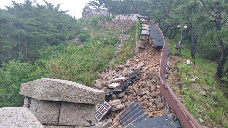 집중호우에 무너진 서울 한양도성. 국가유산청 제공