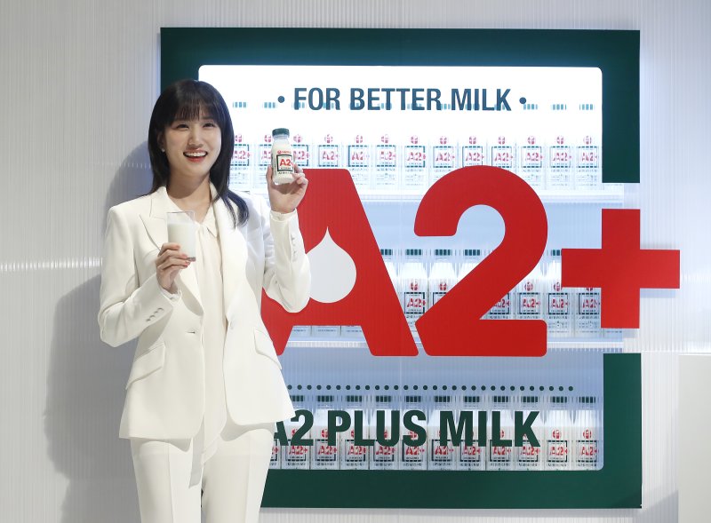 배우 박은빈이 4월15일 서울 용산구 소월로 그랜드햐얏트 호텔에서 열린 서울우유협동조합 '우유로 세상을 건강하게' 서울우유 A2+출시 포토세션에서 포즈를 취하고 있다. 2024.4.15/뉴스1 ⓒ News1 권현진 기자