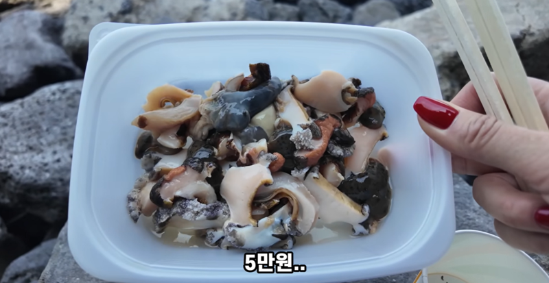 제주 노상 바가지 논란, 해산물 5만원 어치 양이... 황당