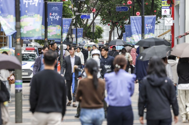 작년 입국 외국인 48만명...3명중 1명은 "일하러 왔어요"