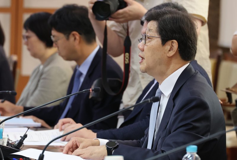 [서울=뉴시스] 김명원 기자 = 노연홍 의료개혁특별위원회 위원장이 11일 오전 서울 종로구 정부서울청사에서 열린 제5차 의료개혁특별위원회에 참석해 발언하고 있다. 2024.07.11. kmx1105@newsis.com