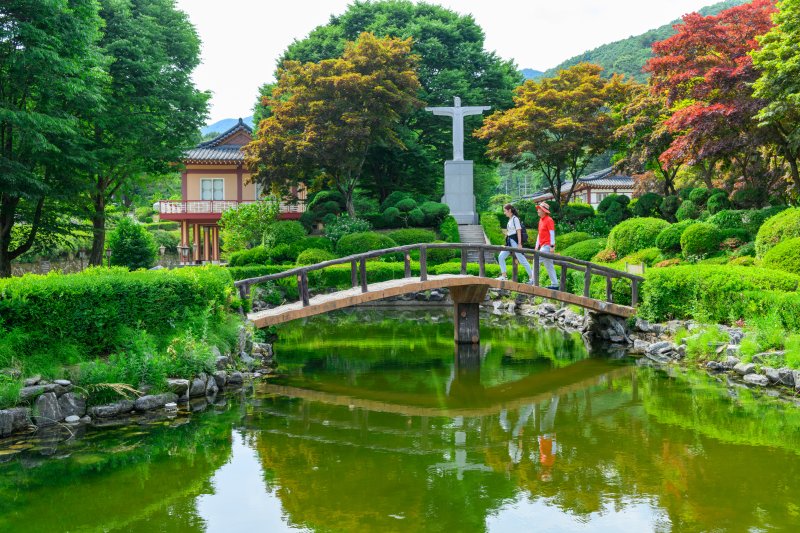 내륙의 바다 '청풍호'가 발 아래.. 온달 숨결 깃든 동굴·산성 한바퀴 [Weekend 레저]