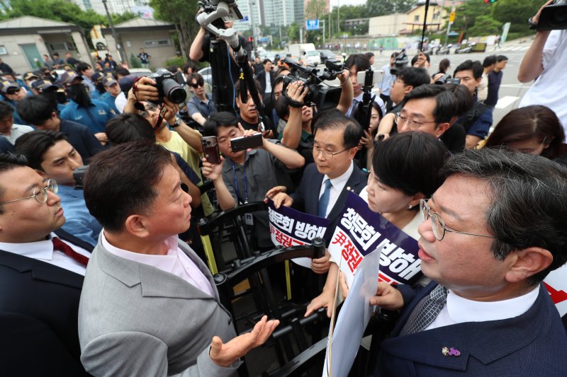 대통령실 “위헌적 탄핵청문회, 타협 못한다”