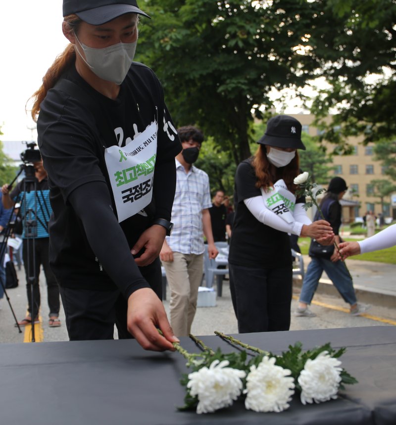 "새벽 2시45분, 지금도 눈이 떠진다"…유족의 1년